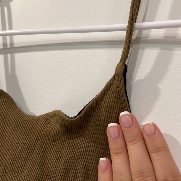 Green crop top - Picture 3 of 3